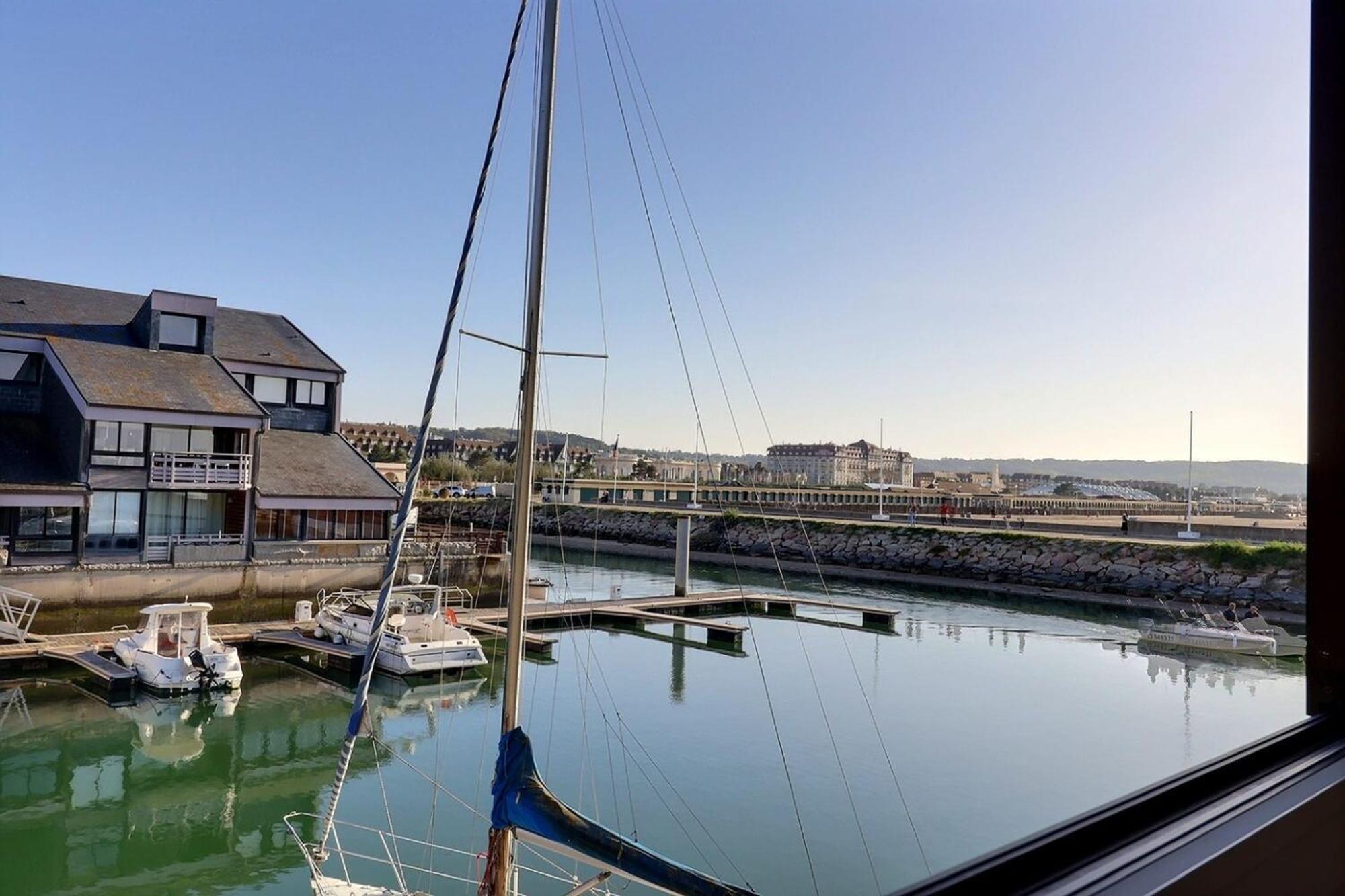 Sublime Apartment Facing The Port & Planches Deauville Luaran gambar